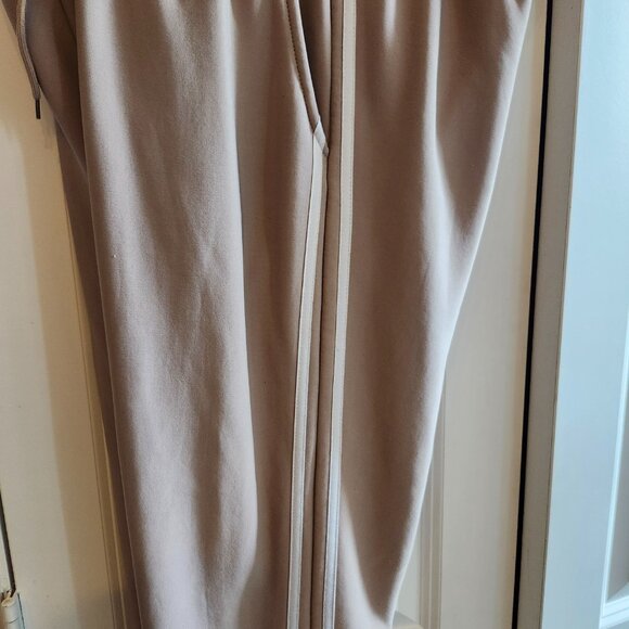 AQ SPORT Women's Extra Large Tan w/ white Stripes, Jogger Pants - Picture 3 of 9